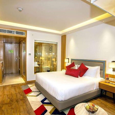 Ramada By Wyndham Katra Station Road Hotell Eksteriør bilde